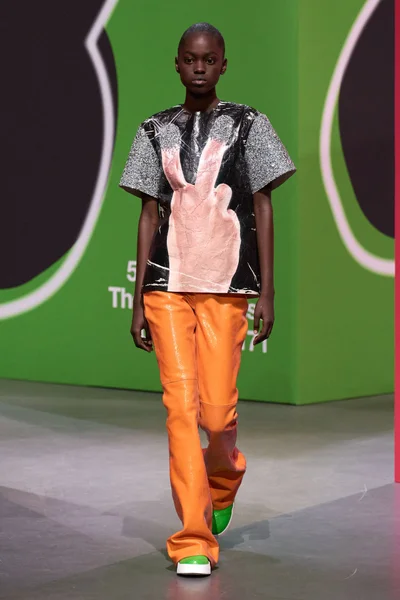 Look 3